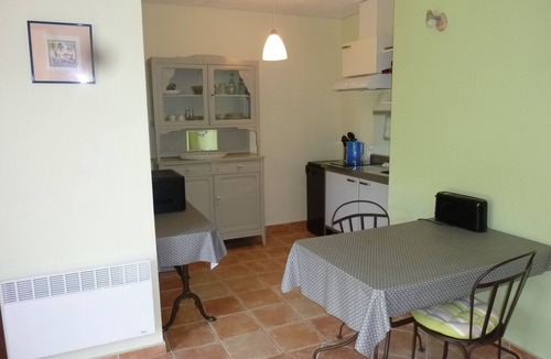 Le Barroux Apartment | Superb gite in Provence at the foot of Mont Ventoux