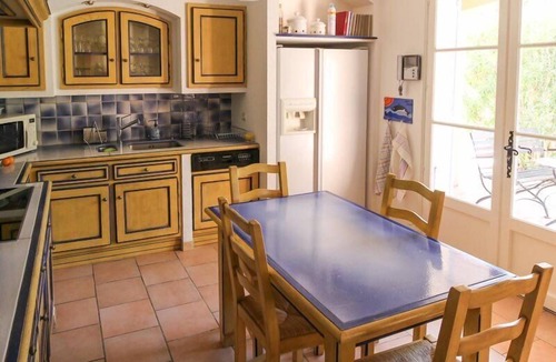 Mazan House | Superb holiday villa in Mazan, near Carpentras, with heated pool.