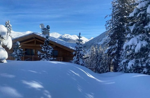 Courchevel Ski Chalet | Superb luxury modern chalet with relaxation and fitness areas