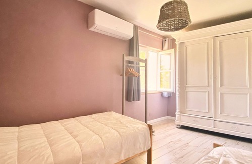 Le Barroux House | Superb mas, absolute calm, view of the château and Mont Ventoux, large swimming pool, vineyards