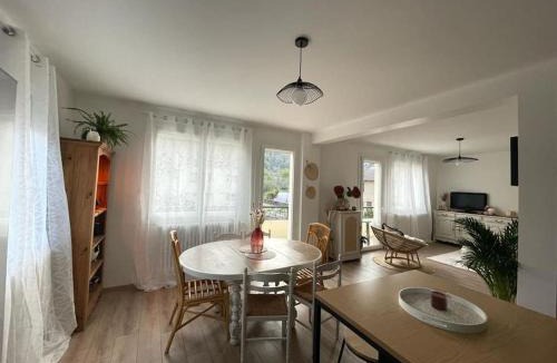 Vaux-les-Saint-Claude Apartment | Superbe appartement avec salle de jeux