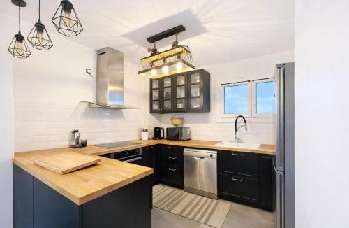 Plateau - Mont-Valerien Apartment | Superbe appartement avec une vue magnifique 3 Chambres 6 Pers Proche toutes commodités moins 30 pourcents sur LONG SEJOURS