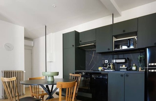 Vieux Vichy Apartment | Superbe studio climatisé dans immeuble classé