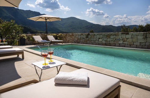 Brujas Villa | Superbe Villa Avec Piscine