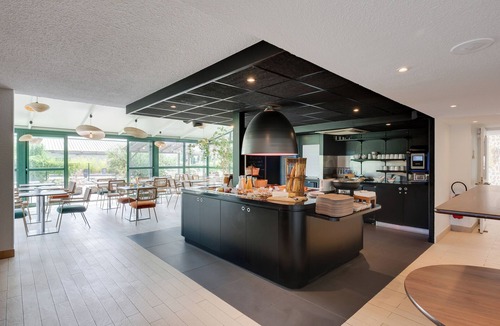 Bourg-les-Valence Hotel | Sure Hotel by Best Western Valence Nord