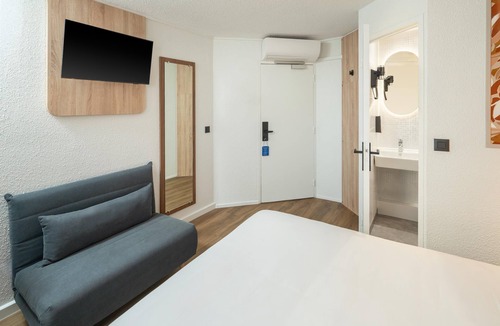 Bourg-les-Valence Hotel | Sure Hotel by Best Western Valence Nord