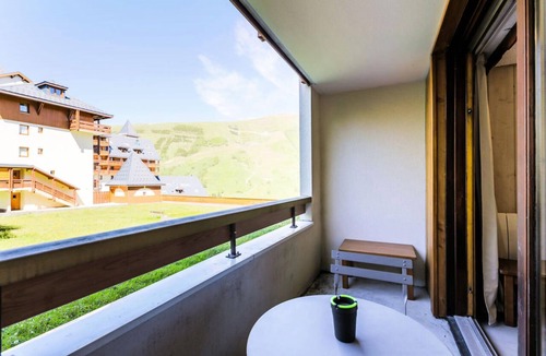 Venosc Apartment | T2 30 m2 6 pers, at the foot of the Super Venosc and Vallée Blanche gondolas