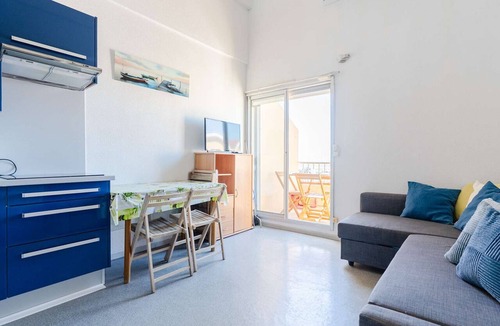 Gruissan Apartment | T2 Apartment with mezzanine, AC and WIFI