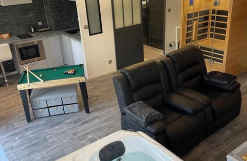 Quartier Croix-Daurade Apartment | T2 rénové, jaccuzi, sauna, sièges massants, jardin, parking, métro