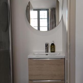Vienne Apartment | T2 rénové - Vue Château La Bâtie - Centre Vienne
