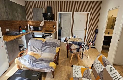 Montlucon Apartment | T3 au cœur historique de Montluçon, gare à 10 min