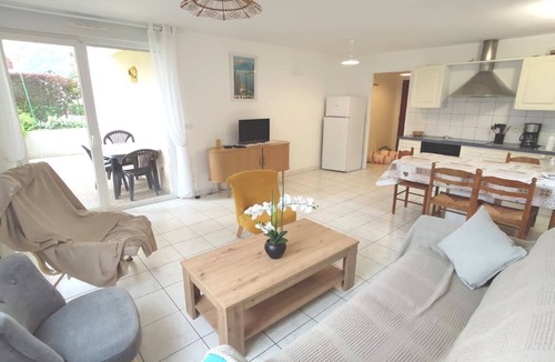 Doussard Apartment | T3 single-storey apartment in quiet central Doussard