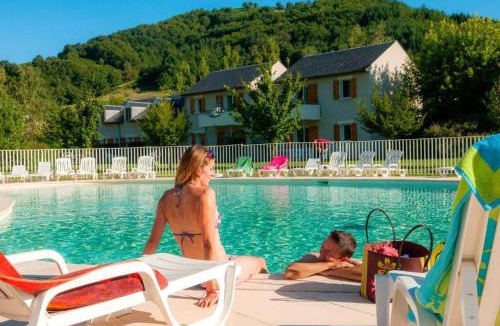 Saint-Geniez-d'Olt Apartment | T3 village goelia rez de jardin