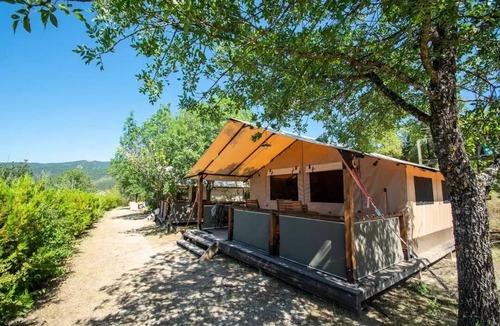 Rosans House | Tent Comfort "Lodge" 30m2 - 2 Schlafzimmer - ohne private Sanitär - überdachte Terrasse 5 Personen