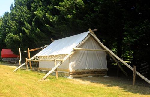 Saint-Vincent-en-Bresse Other | Tente Trappeur Ada, Au jardin de la Vouivre