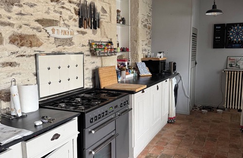 Vertou House | The countryside in the city. Rest assured for a family or group of friends.