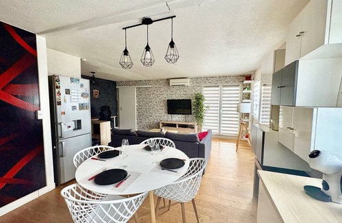 Illkirch-Graffenstaden Apartment | The Echevins' Jewel, a peaceful stay in Illkirch