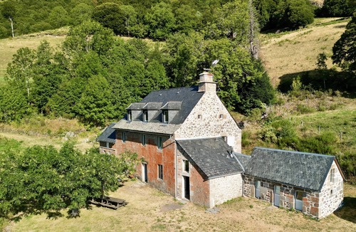Saint-Jacques-des-Blats House | The Lioran: family house for 13 people near the ski slopes