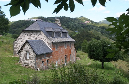 Saint-Jacques-des-Blats House | The Lioran: family house for 13 people near the ski slopes