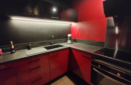 Arbois Apartment | The Love Room