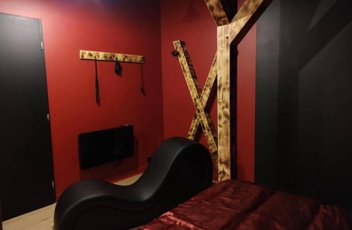Arbois Apartment | The Love Room