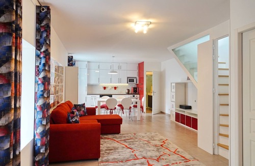Beaune City Centre House | The Maison des Remparts in Beaune