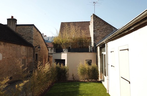 Beaune City Centre House | The Maison des Remparts in Beaune