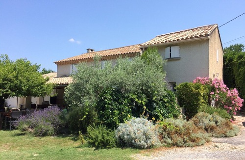 Saint-Pierre-de-Vassols House | The Mazet of the Rushes in Provence