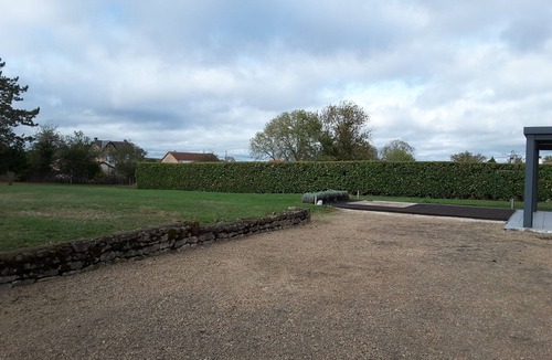 La Roche-en-Brenil House | The Morvan cocoon