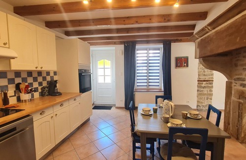 Oelleville House | The Stones of Happiness. Village House