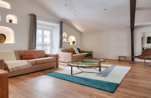 Quartier de la Porte-Saint-Denis Apartment | THE WARM FAMILY NEIGBORHOOD OF RUE DU PARADIS- A SUBLIME LUXURY FLAT