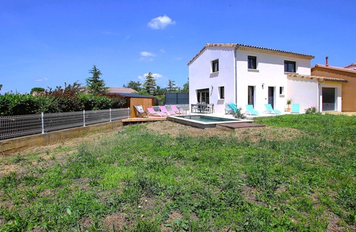 Cleon-d'Andran House | This luxurious Provençal villa with swimming pool welcomes you in Cléon d' Andran.