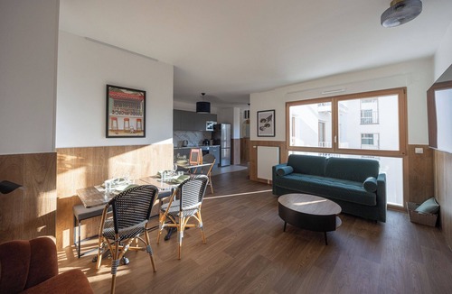 Bagneux Apartment | Three trips, one single stay on the gate of Paris ! You'll love it.