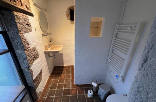 Louroux-Bourbonnais House | Tiny Gite La Petite Grue
