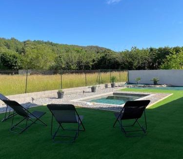 Charmes-sur-Rhone House | Toupie et Bicyclette