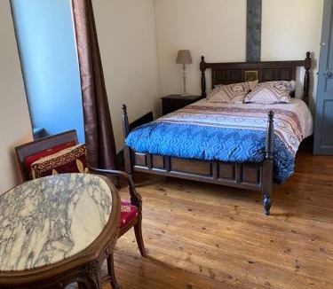 Le Cendre Apartment | Tour du Château de Gondole
