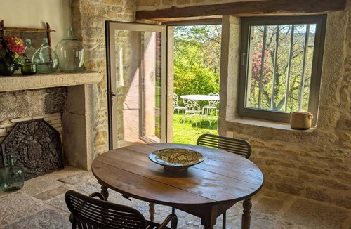 Montain House | Tour in the heart of the Jura vineyards