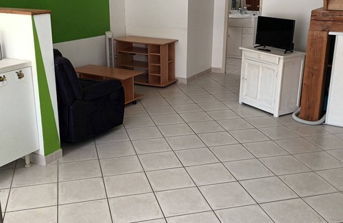 Saint-Cyr Apartment | Townhouse in the countryside between Tournus Beaune Cluny