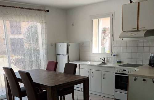 Saint-Cyr Apartment | Townhouse in the countryside between Tournus Beaune Cluny