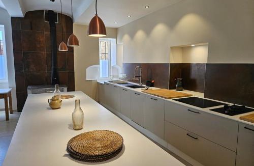 Etoile-sur-Rhone Villa | Très bel hôtel particulier