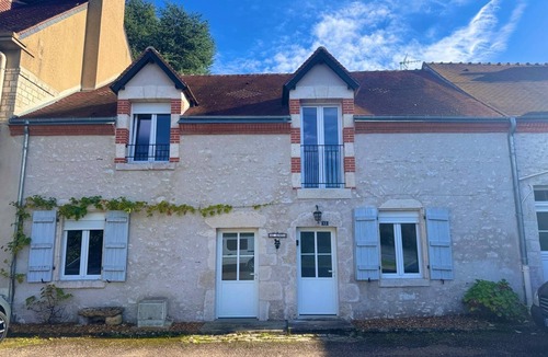 Nouan-sur-Loire House | Traditional Home—Quiet Location—On the Banks of the Loire & Vaulted Cellar