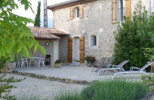 Mazan House | Traditional Provencal gite, offering quietness and serenity