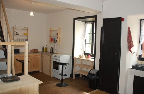 Saint-Mathieu Cottage | Tranquil Rural Retreat Farm Cottage, Nr St Mathieu, Haute Vienne/North Dordogne