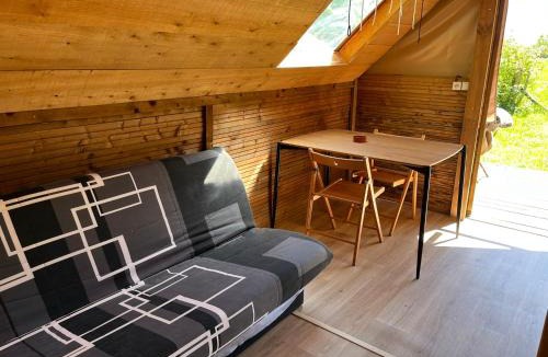 Arc-et-Senans Ski Chalet | Trappeur du Camping la Saline d'Arc et Senans