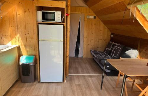 Arc-et-Senans Ski Chalet | Trappeur du Camping la Saline d'Arc et Senans