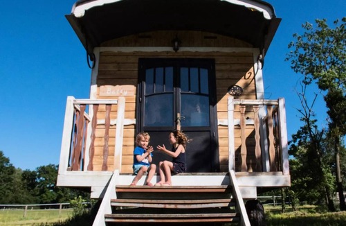 Molinet Cabin | Travel Trailer (Sleeps 5)