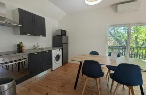 Vichy Apartment | Two-bedroom apartment with air conditioning