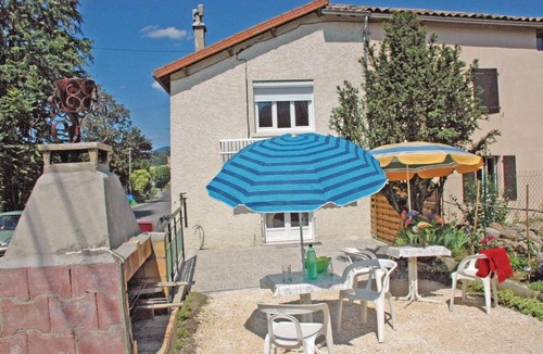 Jaujac House | Two-Bedroom Holiday Home in Jaujac