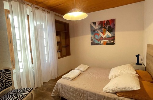 Saint-Hippolyte-le-Graveyron House | Typical Provencal farmhouse