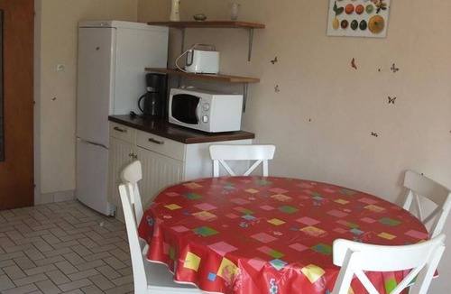 Fougerolles Cottage | Typical quiet house with fireplace and garage